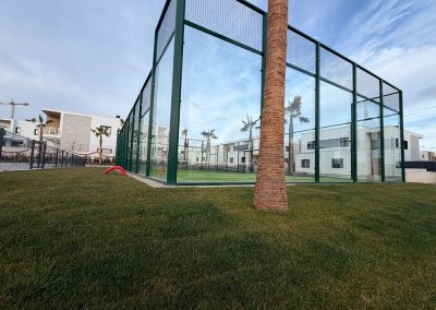 48 VIVIENDAS UNIFAMILIARES, PISCINA Y PISTA DE PÁDEL